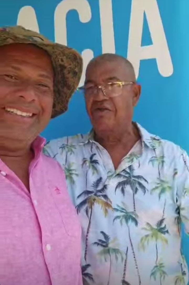 El Alcalde Cesar Rojas esta trabajando en el asfaltos el oro negro en la esquinas .